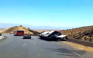 افزایش تعداد فوتی‌های حادثه واژگونی اتوبوس در فارس به ۱۵ نفر