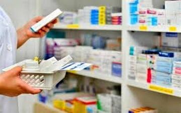 افزایش قیمت دارو کمتر از نرخ تورم عمومی است/ بیمه‌ها رشد قیمت دارو را پوشش می‌دهند