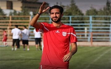 مدافع تراکتور محروم از دیدار با استقلال 