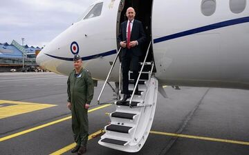 هدف قرار گرفتن هواپیمای وزیر دفاع انگلیس با پارازیت در نزدیکی روسیه
