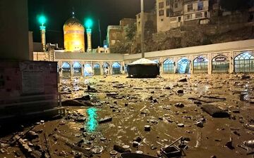 عکس| جاری شدن سیلاب و رانش زمین در امام‌زاده داوود (ع) 