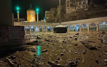 عکس| جاری شدن سیلاب و رانش زمین در امام‌زاده داوود (ع) 