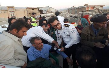 
انجام 1500 عمل جراحی در مناطق زلزله‌زده کرمانشاه
