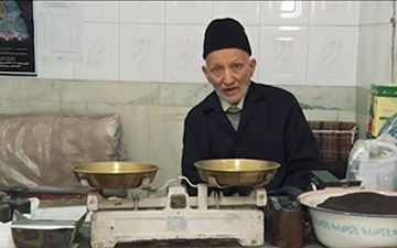 صحبت‌های آموزنده و شنیدنی فروشنده منصف تبریزی + فیلم 