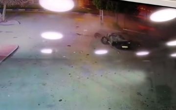 لحظه دلخراش تصادف مرگبار/ خودرو از وسط دو نیم شد