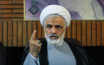 ارسال پیامک‌هایی با محتوای مخالفت با FATF برای موافقانش