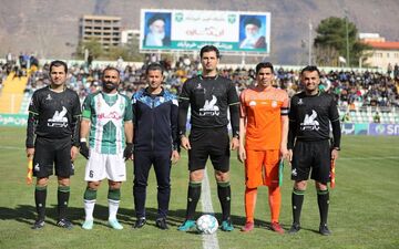 لیگ برتر چشم انتظار لرها 