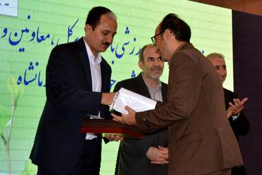 تجلیل از روسای هیأت‌های ورزشی استان کرمانشاه امروز نهم خرداد با حضور ارسلان حسینی مدیرکل و معاونین ستادی ورزش و جوانان استان کرمانشاه در سالن آمفی‌تئاتر ولیعصر(عج) این اداره انجام شد.