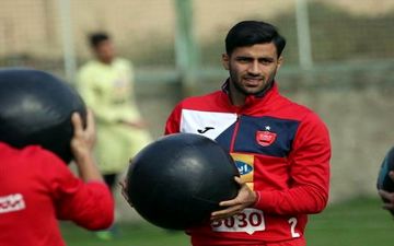 طعنه هم تیمی به شلوار بازیکن پرسپولیس