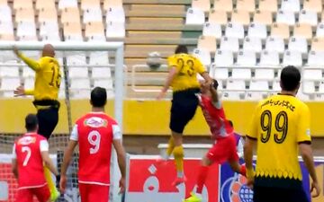 گل اول سپاهان به پرسپولیس با ضربه سر زیبای محمد مهدی محبی + ویدئو