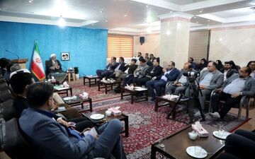 تکریم ارباب رجوع در ادارات استان سمنان