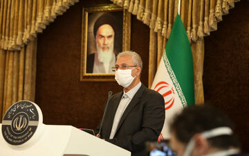 ربیعی:  معلمان امروز در خط مقدم قرار دارند/ حضور دانش آموزان در مدارس اجباری نیست