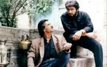 محمود دینی؛ بازیگر سریال آینه عبرت در کافه گالری دخترش