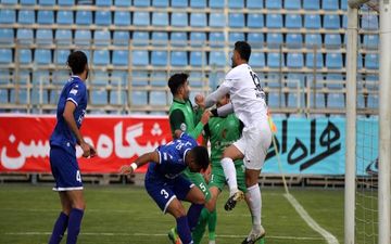 سلیمانی: داور یک پنالتی به سود استقلال نگرفت/ بازیکن ماشین‌سازی باید اخراج می شد