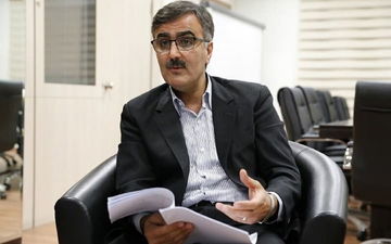 ویدیویی خاطره انگیز از فرزین رئیس کل جدید بانک مرکزی!