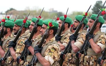 مراسم روز ارتش با حضور رئیس جمهوری آغاز شد