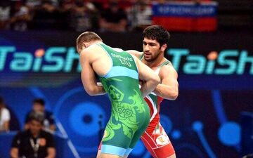 خداحافظی غیرمنتظره مدال آور جهانی کشتی ایران؛ وداع اشکبار با تشک کشتی بعد از شکست!