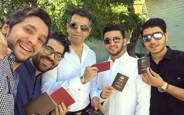 خواننده سرشناس پای صندوق رای+عکس