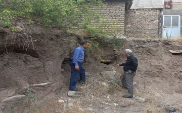 کشف چند گور باستانی در حین خاکبرداری در گیلان 
