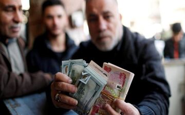 ایرانی‌ها با پولشان چه کار می‌کنند؟