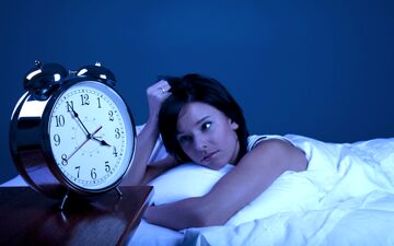 بهترین راهکار رفع مشکل کم خوابی | یک راهکار ساده برای دور کردن کم خوابی