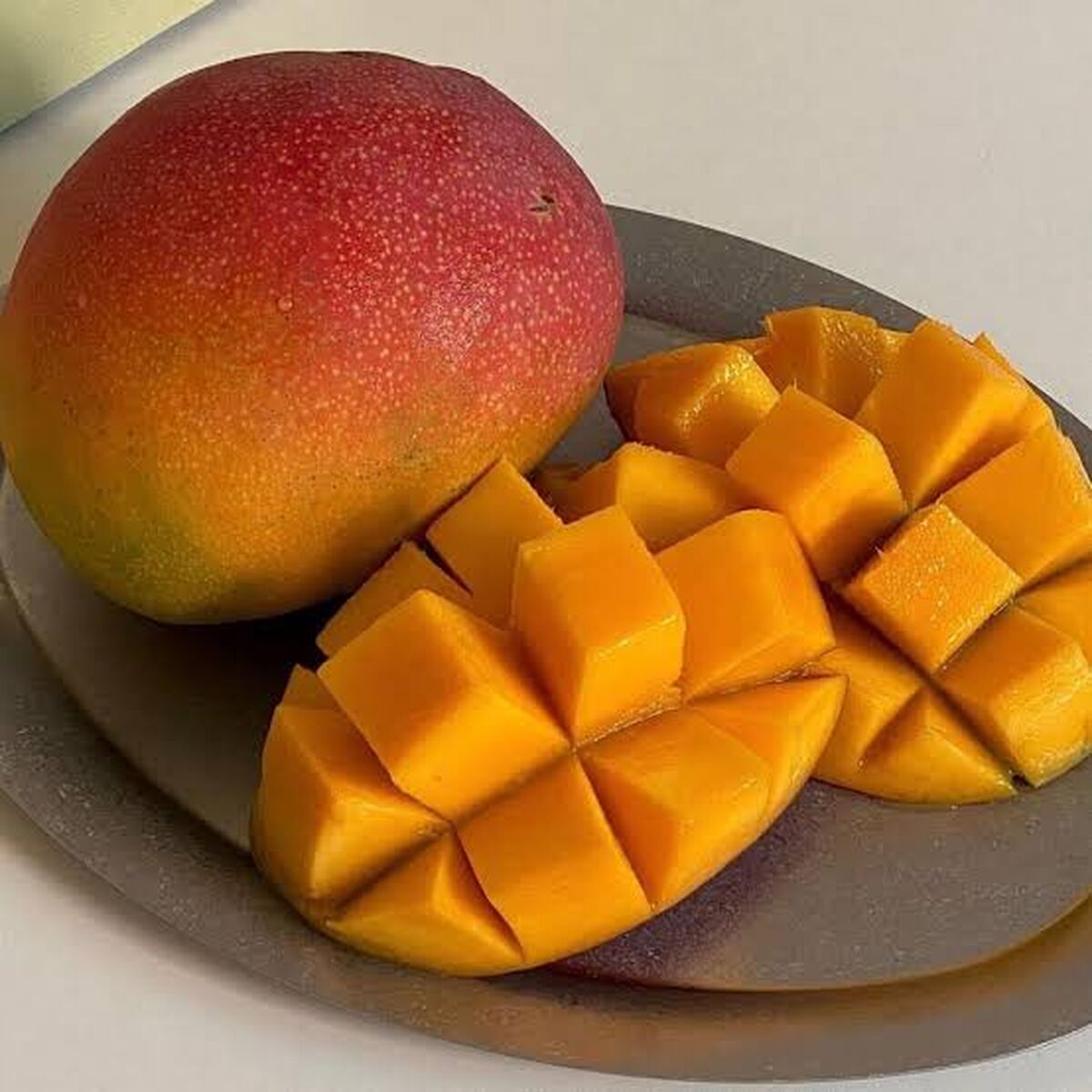 چگونگی تأثیر انبه بر بدن| از این میوه غافل نشوید!