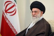 تصویری قدیمی از رهبر شهید انقلاب هنگام استراحت + عکس