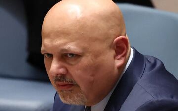 فشار اسرائیل و متحدانش عامل برکناری کریم خان