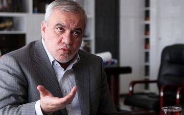 فتح‌الله‌زاده تصمیمش را رسماً اعلام کرد/ مدیرعامل استقلال رفتنی شد؟
