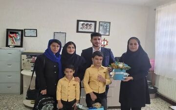 سید علی فاطمی پور با حمایت بیمه دی به مدرسه رفت