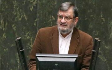 وزرا خودشان در استعفا پیش‌قدم شوند و زحمت مجلس را کم کنند/ دولت باید در جهت واقعی کردن قیمت‌ها قدم بردارد