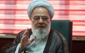 آیت‌الله ممدوحی در بیمارستان بستری شد
