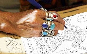 دختر مشهدی:پدرم با جن ها حرف می زند!