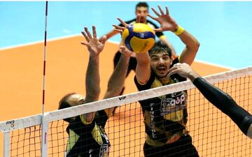 سپاهان صدرنشین لیگ والیبال باقی ماند/ شاگردان شهنازی روند خوب خود را ادامه دادند