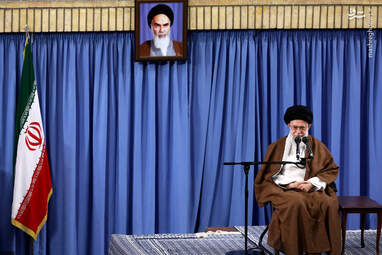 دیدار رهبرانقلاب با جمعی از قشرهای مختلف مردم + تصاویر