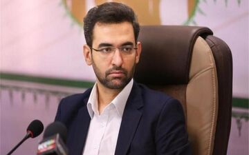 آذری جهرمی: ظرفیت تولید موبایل متناسب با نیاز مردم نیست