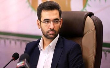 آذری جهرمی: ظرفیت تولید موبایل متناسب با نیاز مردم نیست