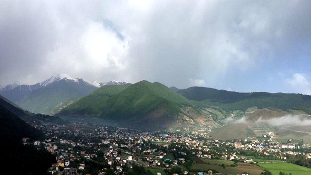 مردم این شهر تابستان را نمی‌شناسند/ آلپ ایران با یخچال‌های ۶۰ میلیون ساله 