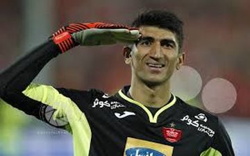  عذرخواهی علنی سنگربان شماره یک پرسپولیس از هواداران 