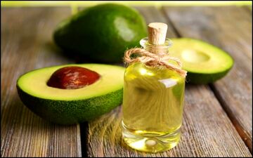 ۹ روغن معجزه‌گر برای زیبایی سریع؛ از آووکادو تا روغن درخت چای