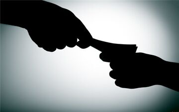 ۳ نفر از پرسنل شهرداری پرند بازداشت شدند