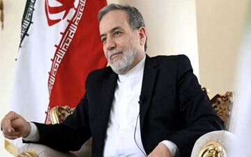 عراقچی و بارو در پاریس گفت‌وگو می‌کنند