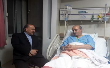  عیادت وزیر ورزش و جوانان از رییس فدراسیون فوتبال 