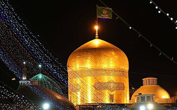 خادمینی که خود را برای پذیرایی از زائران امام رئوف آماده کرده اند + فیلم 