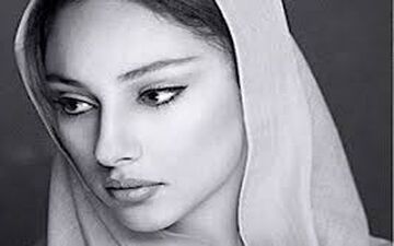 ترلان پروانه در منزل نقاش پرتره اش
