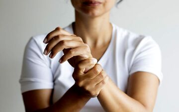 اختلالات متابولیک استخوان چیست؟| آزمایش تراکم استخوان در چه سنی انجام شود؟