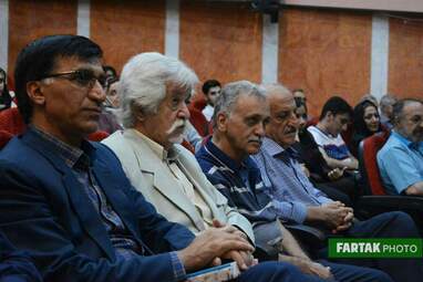 رونمایی از کتاب«انتهای این کوچه دریاست» اثر آناهیتا برزویی