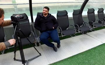 آقای زمانی! شما به‌خاطر روابط سیاسی وارد استقلال شده‌ای/ این آقا از باخت استقلال خوشحال می‌شود