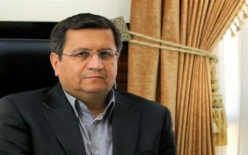  همتی: تعادل بازار ارز در ماه پایانی سال به‌نفع عرضه به‌هم خواهد خورد