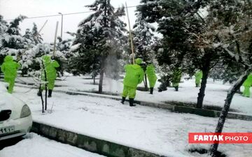 آماده‌باش ۱۵۰۰ نیروی شهرداری برای برف‌روبی و پاکسازی معابر
